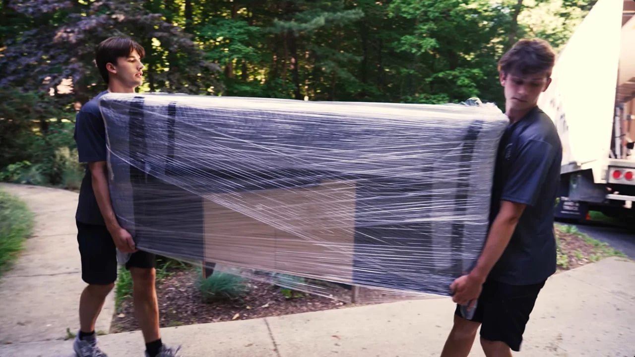 Mo's Moving Company crew at work